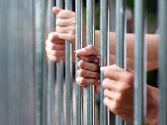گناہ کو ’خوبصورت‘ بنانے پر متحدہ عرب امارات میں نوجوان لڑکا لڑکی کو جیل بھیج دیا گیا