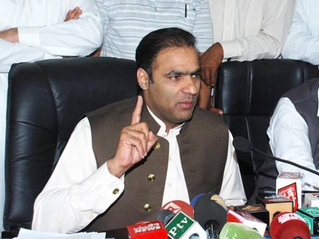 پاناما کیس کی سماعت ،سپریم کورٹ کے باہر اپوزیشن اور حکمران جماعت بغل گیر ہو گئیں ،صبح سویرے عدالت عظمیٰ سے ایسی خبر آگئی کہ جان کرآپ بھی چکرا جائیں گے