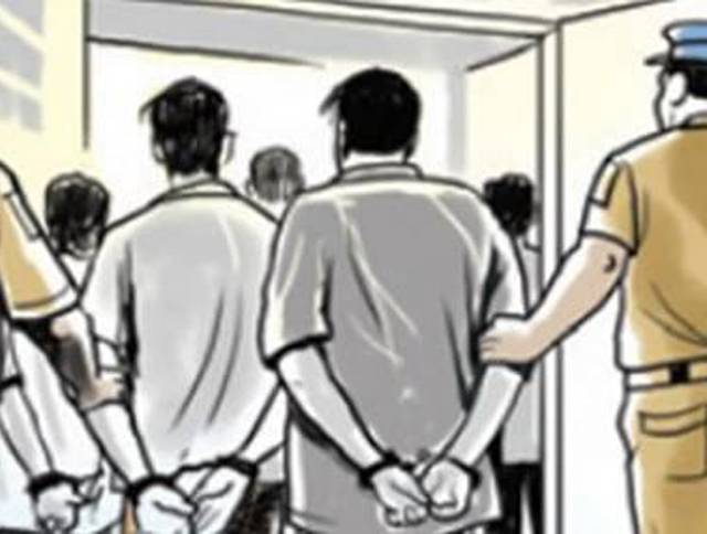 بھارتی پولیس نے جاوید شیخ کو 2سگی بہنوں کے ساتھ جنسی زیادتی کے الزام پر گرفتار کر لیا