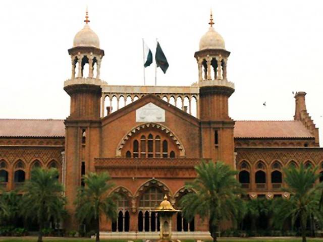نجی میڈیکل کالجوں کی بھاری فیسیں لاہور ہائی کورٹ میں چیلنج ،مرکزی داخلہ پالیسی پر عمل درآمد کی استدعا