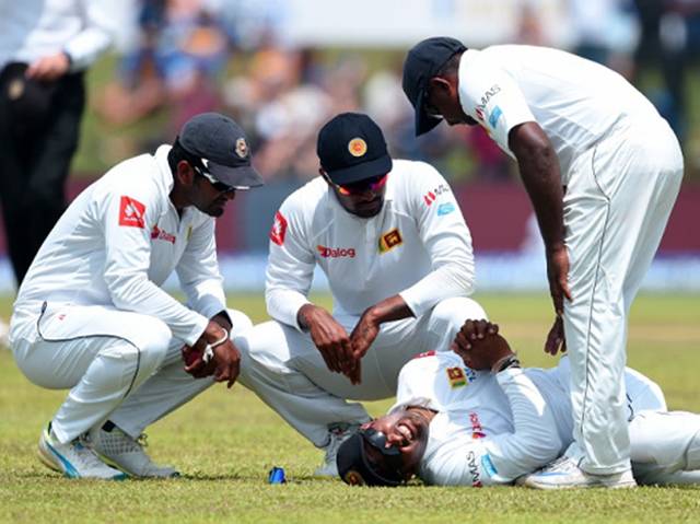 گالے ٹیسٹ میں سری لنکن کھلاڑی گیند لگنے سے شدید زخمی، فوراً ہسپتال لے گئے کیونکہ۔۔۔ کرکٹ کے میدان سے افسوسناک خبر آ گئی