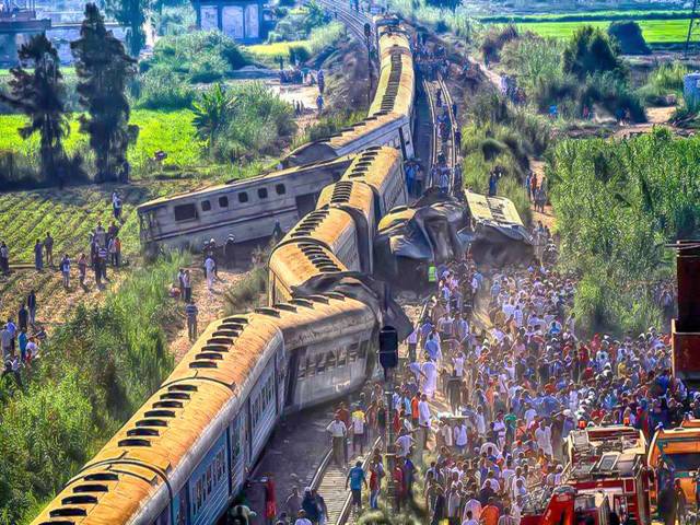 مصر میں ریل گاڑیوں میں تصادم36افراد ہلاک،100سے زائد زخمی 