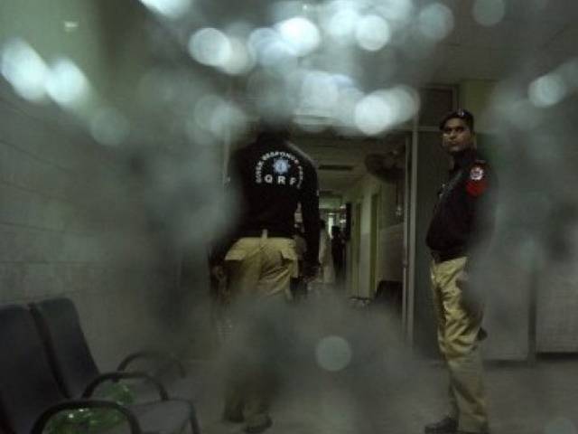 کراچی میں پولیس پر فائرنگ کے نتیجے میں 1پولیس اہلکا ر شہید