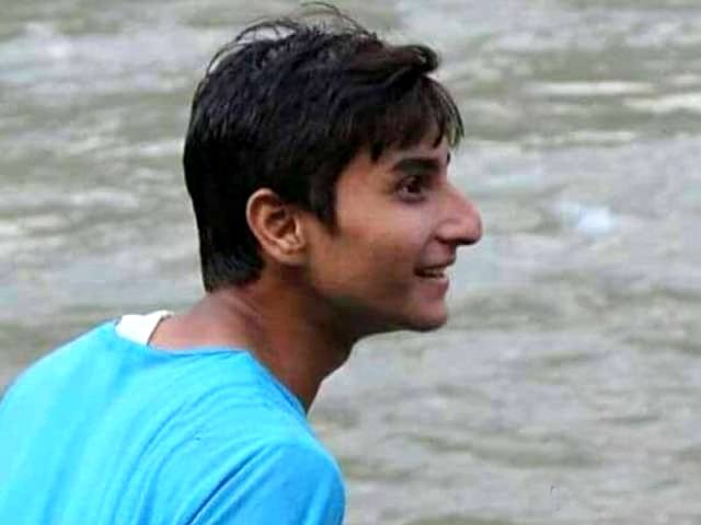 دوستوں کے اکسانے پر دریائے نیلم میں چھلانگ لگانے والے علی ابرار کی لاش مل گئی، یہ کہاں سے ملی؟ انتہائی دلخراش خبر آ گئی