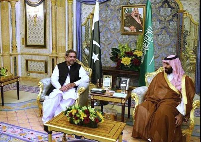 وزیراعظم شاہد خاقان عباسی کی سعودی ولی عہد محمد بن سلمان سے ملاقات،دونوں ملکوں میں تعلقات مزید بہتر بنانے پر اتفاق:اعلامیہ