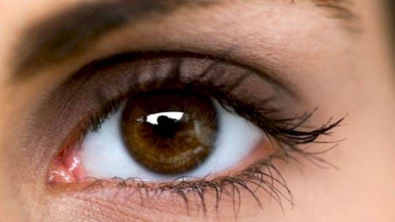 کیا آپ کو معلوم ہے آپ کی آنکھ کے کونے میں یہ لال نشان کیوں ہوتا ہے؟ انتہائی حیران کن جواب جانئے