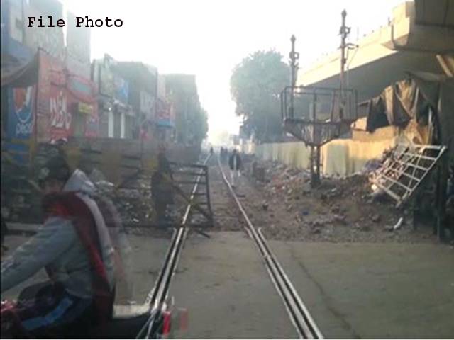 گوجرانوالہ، شیرانوالہ باغ کے قریب مال بردار ٹرین ریلوے پھاٹک سے ٹکرا گئی، پھاٹک ٹوٹ گیا