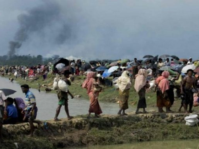 میانمار سے جان بچا کر فرار ہونے والے روہنگیا کی تعداد تین لاکھ ہوگئی