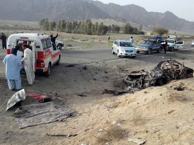 امریکہ نے 12سالوں میں 327مرتبہ پاکستانی فضائی حدود کی خلاف ورزی کی،ڈرون حملوں میں 2ہزار 8سو25افراد جاں بحق اور35سو47زخمی ہوئے، تازہ ڈرون حملہ نئی افغان پالیسی کا شاخسانہ؟