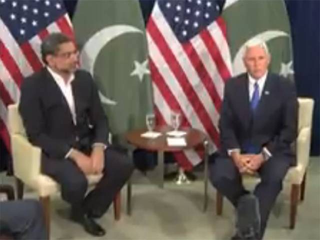 امریکی نائب صدر کی شاہد خاقان عباسی سے ملاقات، خطے کی سلامتی کیلئے پاکستان کے ساتھ مل کر کام کرنا چاہتے ہیں: مائیک پنس