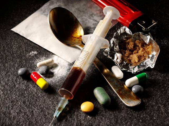 لاکھوں نوجوان، خواتین بھی منشیات کی لت میں مبتلا: رپورٹ