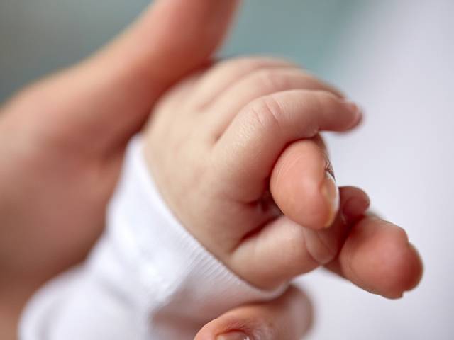 صحت مند بچے کی خواہش ہو تو پیدائش کے بعد کتنا وقفہ دینا چاہیے؟ جدید تحقیق میں سائنسدانوں نے واضح ترین جواب دے دیا