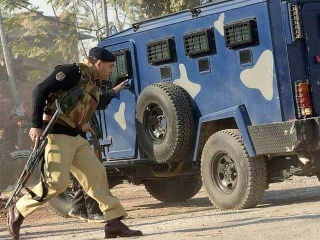 ایڈیشنل آئی جی طاہر خان پشاور میں دہشتگردوں کے خلاف آپریشن کو فرنٹ سے لیڈ کرتے رہے