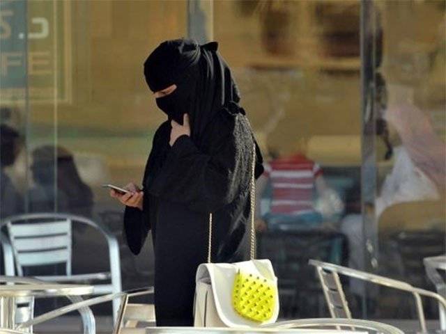 کویت میں واٹس ایپ پر تضحیک آمیز پیغام بھیجنے پر خاتون کو لاکھوں روپے جرمانہ
