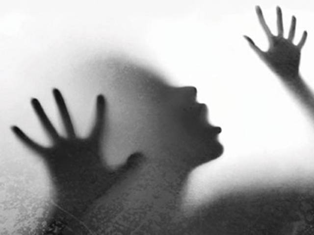 گھروں میں کام کرنے والی گونگی بہری لڑکی سے اجتماعی زیادتی