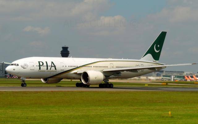 کراچی ایئرپورٹ سے گوادر جانیوالی پروازکو روانگی سے چند لمحے قبل رن وے پر روک لیاگیا کیونکہ ۔ ۔۔