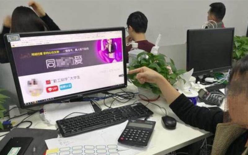 لڑکیاں نہیں روبوٹس ہیں، چین میں کئی موبائل اپلیکیشنز بند