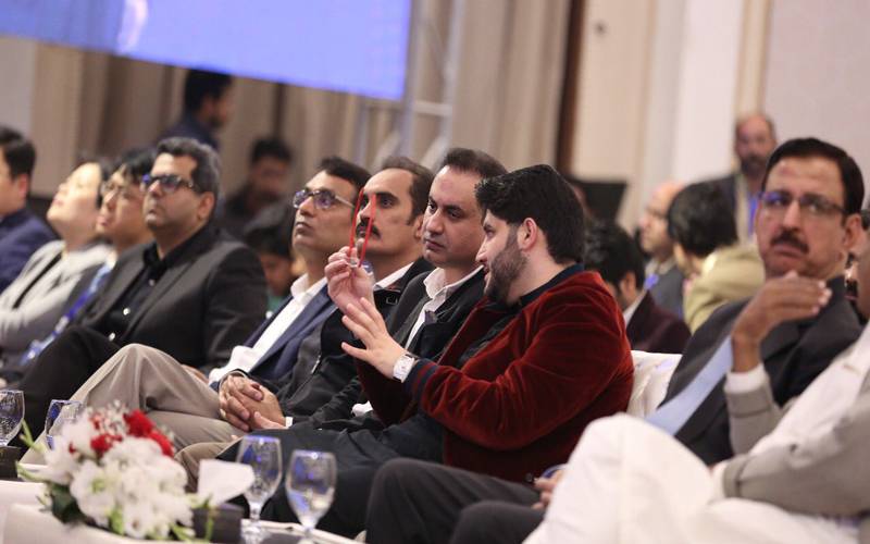 پشاور زلمی 100 الیکٹرونکس ڈیلرز کو پی ایس ایل تھری کا افتتاحی میچ دکھانے دبئی لے جائے گا: جاوید آفریدی 