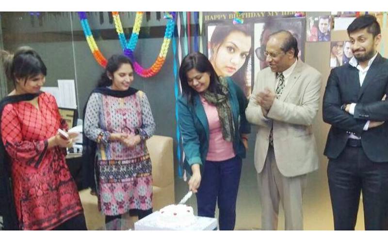 نادیہ ارم کا سلمان خان سے والہانہ اظہارمحبت، سالگرہ منائی اور کیک کاٹا