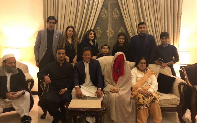 عمران خان کی شادی کی خبر ٹویٹر پر ٹاپ ٹر ینڈ بن گئی ، سوشل میڈیا کے ساتھ بین الاقوامی میڈیا نے بھی خبر بر یکنگ نیوز کے طور پر چلائی