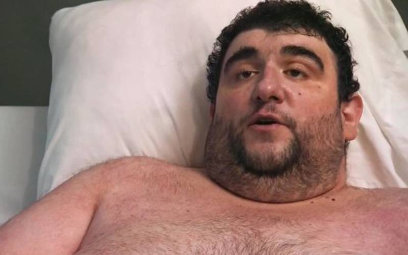 380 کلو وزنی آدمی جس کی زندگی پر ٹی وی شو بنایا جارہا تھا ہسپتال میں انتقال کرگیا، لیکن جاتے جاتے اس کے آخری الفاظ کیا تھے؟ جان کر آپ کی بھی آنکھیں بھر آئیں گی