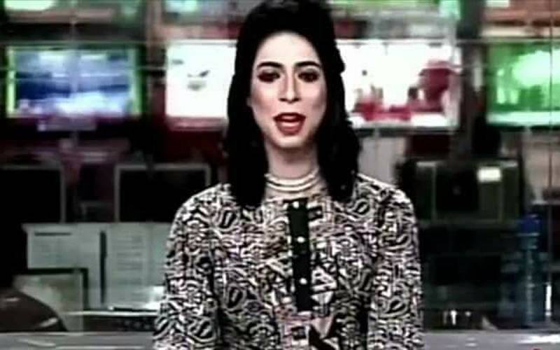 پاکستان کا پہلا خواجہ سرا نیوز کاسٹر متعارف کرادیا گیا لیکن یہ خبریں کس سٹائل میں اور کیسے پڑھتا ہے؟ دیکھ کر آپ آنکھیں جھپکنا بھول جائیں گے
