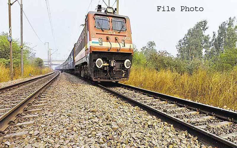 بھارتی ریلوے حکام کی غفلت ،نئی دلی جانے والے مسافروں کو پرانی دلی پہنچادیا