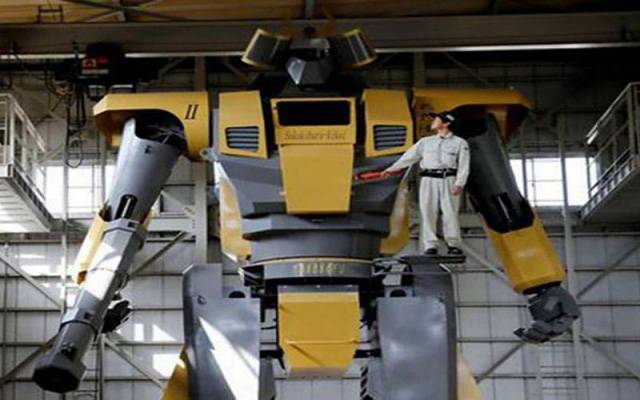 جاپان میں ساڑھے8 میٹر اونچا دلچسپ انسانی روبوٹ تیار