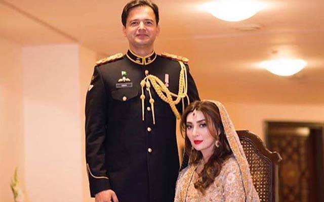 اداکارہ عائشہ خان کے شوہر میجر عقبہ نے ولیمے کی تقریب میں کون سے کپڑے پہنے؟ تصاویر نے سوشل میڈیا پر ایسی دھوم مچائی کہ ہر کوئی تعریف کرنے پر مجبور ہو گیا