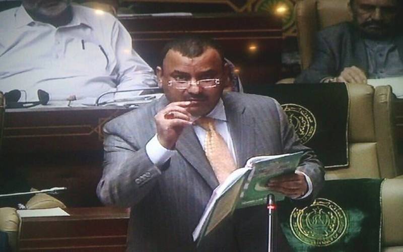 سندھ اسمبلی میں قانون کی پامالی،وزیر قانون ایوان میں گٹکا کھاتے رہے،سپیکر نے باہر نکال دیا