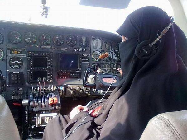 پاکستان کی پہلی خاتون پائلٹ شہنازلغاری مسلم لیگ (ق )میں شامل