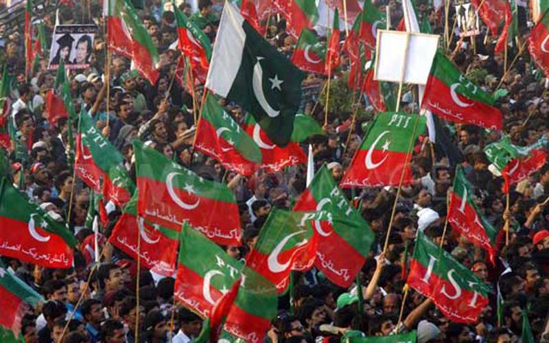 تحریک انصاف کا لاہور کے 8متنازعہ صوبائی حلقوں میں ٹکٹ سروے سے مشروط کر دئیے 