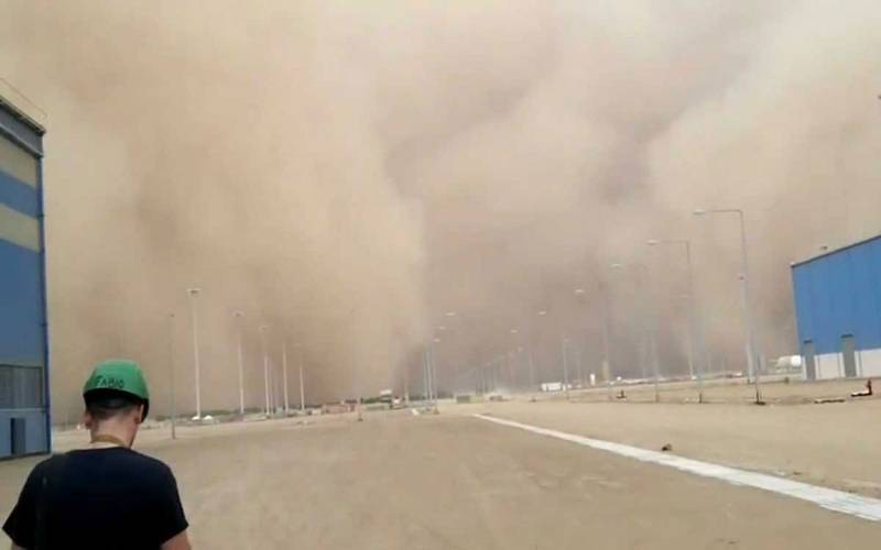 سعودی شہر جازان میں ریت کا طوفان، نظام زندگی درہم برہم 