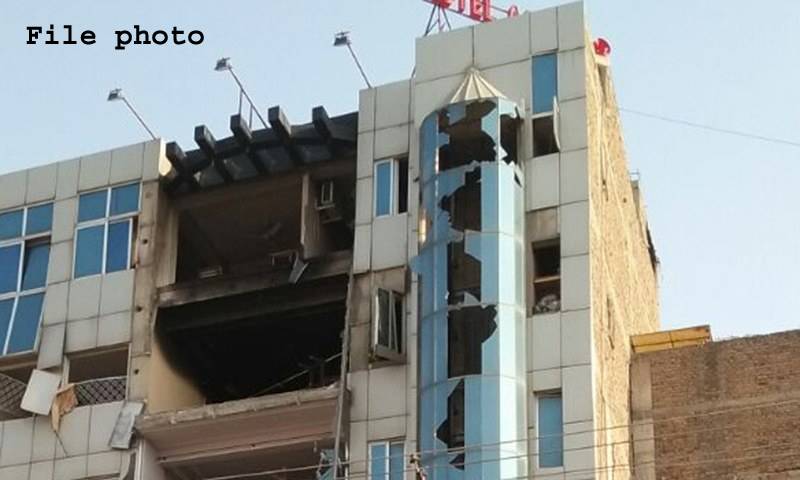 ملتان میں گیس سلنڈر کا دھماکا،ہوٹل کی چھت گر گئی،2 بچے جاں بحق،8 زخمی