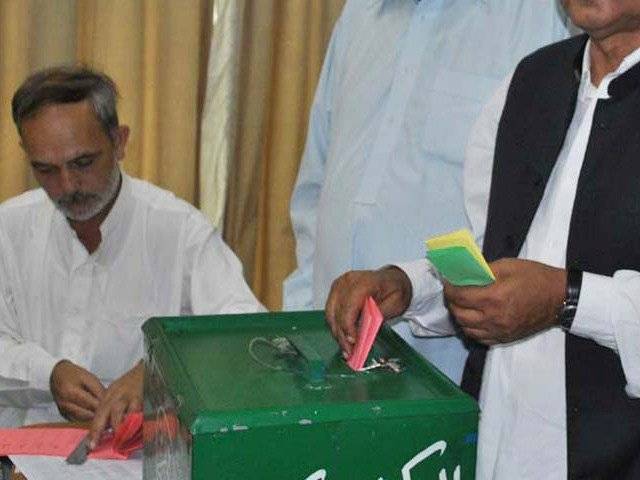 عام انتخابات میں مسلم لیگ ن اور تحریک انصاف نے مجموعی طور پر کتنے کتنے ووٹ حاصل کیے ؟ایسے اعداد و شمار سامنے آگئے کہ پاکستانیوں کے تمام اندازے غلط ثابت ہو جائیں گے 