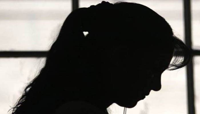 ملتان میں لڑکی کے ساتھ مبینہ زیادتی کے الزام میں پولیس افسر گرفتار 