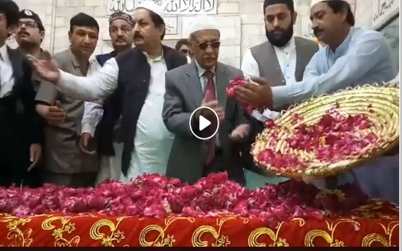 چیف جسٹس پاکستان کی پاکپتن میں بابا فرید گنج شکرؒ کے مزار پر حاضری، ملکی سلامتی او رخوشحالی کیلئے دعا