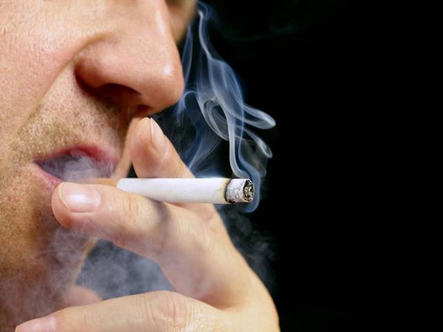 فرانس کے 30 شہروں کے ساحلوں پر سگریٹ نوشی پر پابندی عائد کرد ی گئی