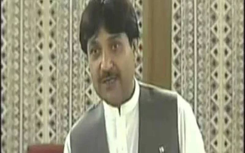 پشتونخوا میپ کے رکن بلوچستان اسمبلی نصراللہ کا حلف اٹھانے سے انکار