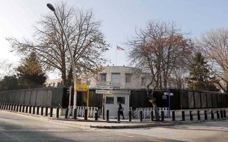 ترکی ، امریکی سفارت خانے پر نامعلوم کار سوار فائرنگ کر کے فرار 
