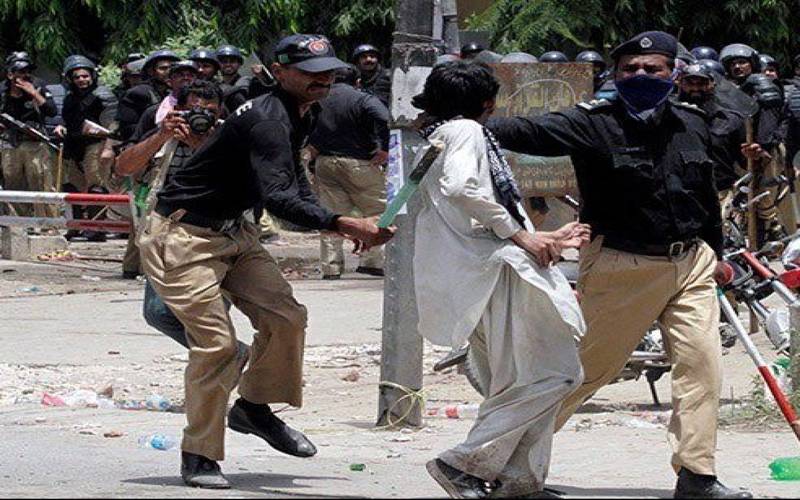 لاہور،انسداد دہشتگردی عدالت میں سانحہ ماڈل ٹاﺅن کی سماعت،وکیل صفائی نے عدالت میں سانحہ کے متاثرہ شخص کو تھپڑ مار دیا