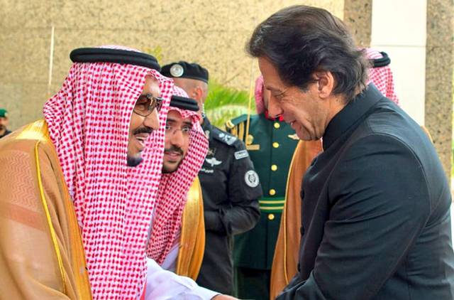وزیراعظم عمران خان کی سعودی فرمانرواہ سے ملاقات کی ایسی تصاویر سامنے آ گئیں کہ امریکہ بھی پریشان ہو جائے، دیکھنے والے دیکھتے ہی رہ گئے