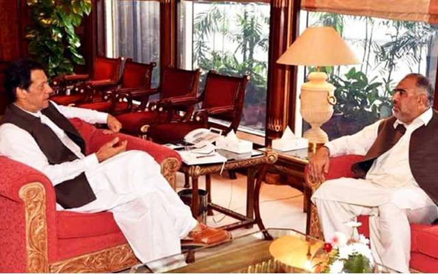 سپیکر قومی اسمبلی کی وزیراعظم عمران خان سے ملاقات کی اندرونی کہانی منظرعام پر آ گئی، سپیکر نے کن وزراءکی شکایات لگائیں اور وزیراعظم نے کیا کہا؟ سب کچھ سامنے آ گیا