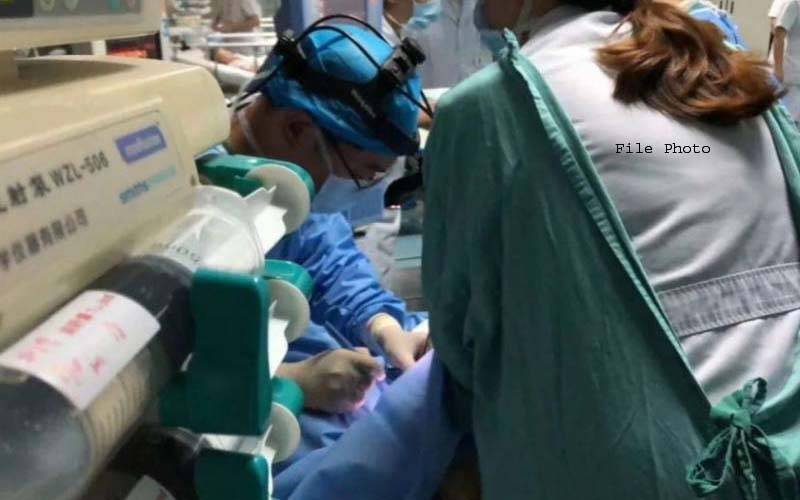 چین،8 سالہ بچے کو ہارٹ اٹیک، ڈاکٹروں نے 30ہزار مرتبہ دل پر دباؤ ڈال کربچے کی جان بچالی
