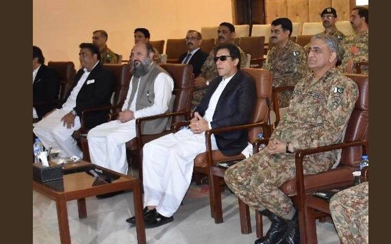 وزیر اعظم عمران خان کی کوئٹہ میں آرمی چیف سے ملاقات،سیکیورٹی صورتحال پر بریفنگ دی گئی 