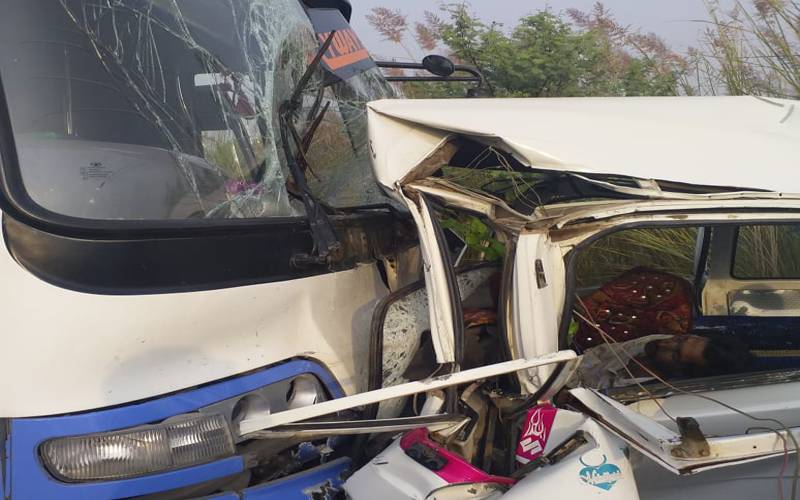 بھلوال، بس اور وین میں تصادم،ڈرائیور اور 6 طالبات جاں بحق