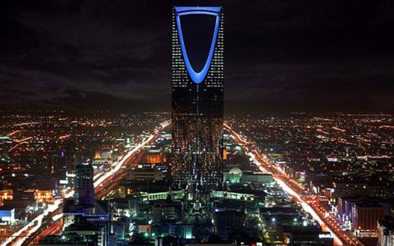 مشکلات میں گھرے سعودی عرب نے غیرملکی ملازمین کو اب تک کی سب سے بڑی خوشخبری سنادی، اہم مسئلہ ہی حل کردیا