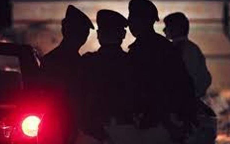 جعلی پولیس اہلکاروں نے دبئی سے کراچی پہنچنے والے شہری کو لوٹ لیا