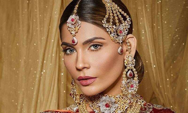 معروف پاکستانی ماڈل آمنہ بابر بھی شادی کے بندھن میں بندھ گئیں