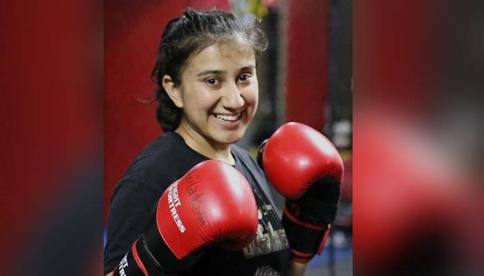 پاکستان کی پہلی خاتون مکسڈ مارشل آرٹ انیتا نثار نے بین الاقوامی فائٹ مقابلہ جیت لیا